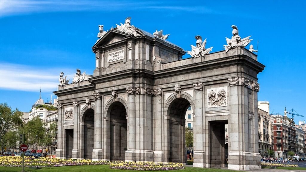 madrid, monument, puerta de alcalá-2179954.jpg